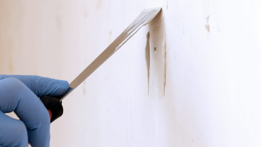 Tapar agujeros pared: el truco para dejar las paredes lisas