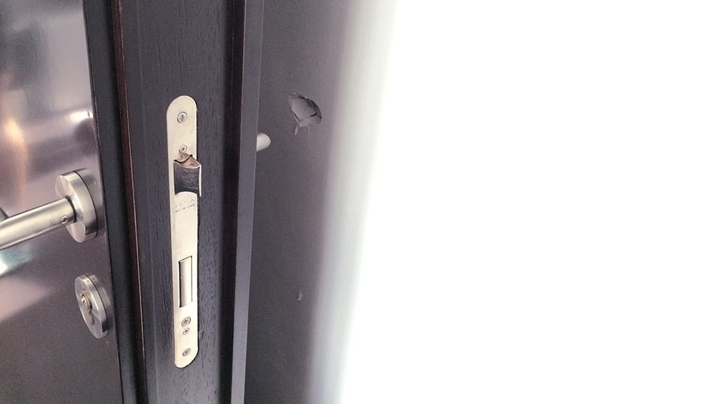 Topes para puertas que evitan los golpes de la puerta con las paredes